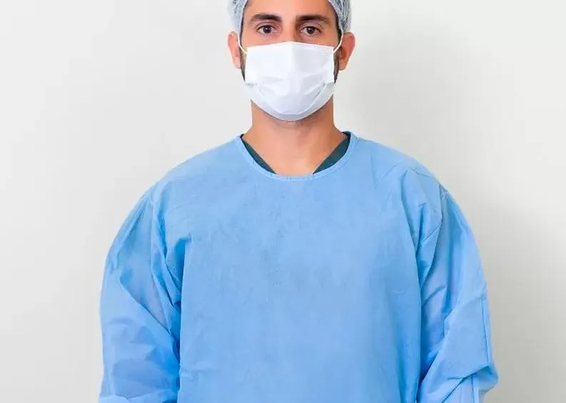 disposable isolation gown manufacturer